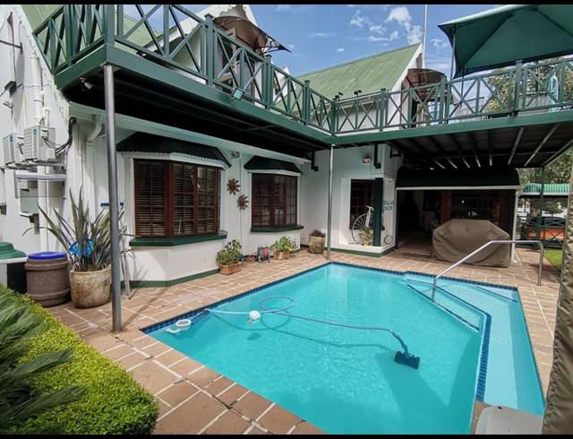 5 BEDROOM HOUSE FOR SALE IN VAALVIEW